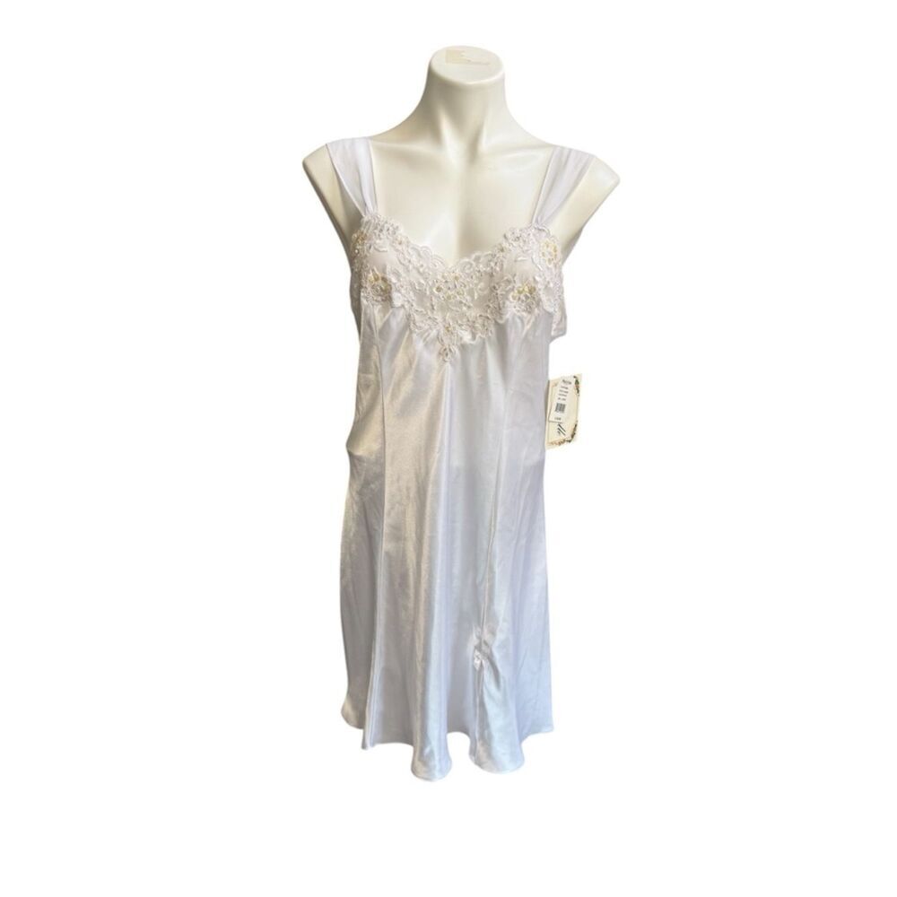 Dentelle Lace Embellished Nighty White Large NWT